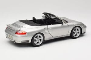 Porsche 911 996 Turbo Kabriolet Srebrna Maisto 1:18 31660 Kovina – slika 3 od 8