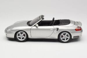 Porsche 911 996 Turbo Kabriolet Srebrna Maisto 1:18 31660 Kovina – slika 4 od 8