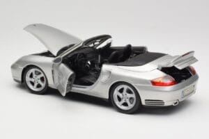 Porsche 911 996 Turbo Kabriolet Srebrna Maisto 1:18 31660 Kovina – slika 5 od 8