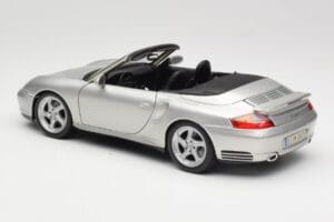 Porsche 911 996 Turbo Kabriolet Srebrna Maisto 1:18 31660 Kovina – slika 7 od 8