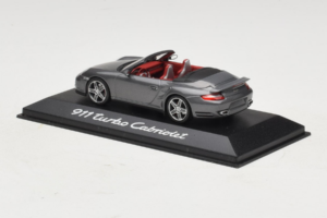 Porsche 911 997 Turbo Cabriolet Grey Metallic Minichamps 1:43 WAP02015216 Kovina – slika 3 od 5
