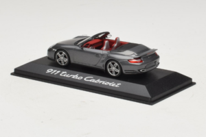 Porsche 911 997 Turbo Cabriolet Grey Metallic Minichamps 1:43 WAP02015218 Kovina – slika 3 od 4