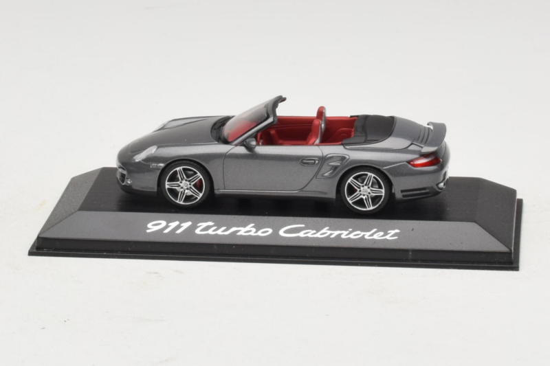 Porsche 911 997 Turbo Cabriolet Grey Metallic Minichamps 1:43 WAP02015216 Kovina