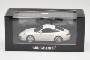 Porsche 911 997 Carrera 4S Carrara Bela Minichamps 1:43 403066431 Kovina – slika 4 od 4