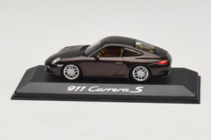 Porsche 911 997 Carrera S Brown Metallic Minichamps 1:43 WAP02001318 Kovina