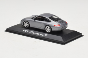 Porsche 911 997 Carrera S Siv Metallic Minichamps 1:43 WAP02010116-R1 Kovina – slika 3 od 4