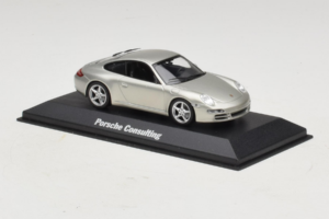 Porsche 911 997 Carrera Silver Metallic Minichamps 1:43 WAP02011515 Kovina – slika 2 od 5