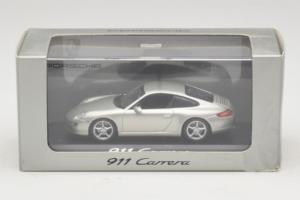 Porsche 911 997 Carrera Silver Metallic Minichamps 1:43 WAP02011515 Kovina – slika 5 od 5