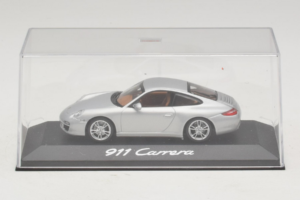 Porsche 911 997 Carrera Silver Metallic Minichamps 1:43 WAP02001218 Kovina – slika 4 od 5