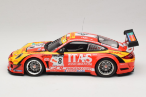 Porsche 911 997 GT3 R #8 De Lorenzi Racing De Lorenzi 24 Hours of Spa 2011 Minichamps 1:18 151118918 Kovina – slika 3 od 6