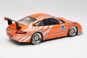 Porsche 911 997 GT3 R #88 Porsche Consulting 2005 AUTOart 1:18 77821 Kovina – slika 3 od 8