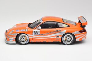 Porsche 911 997 GT3 R #88 Porsche Consulting 2005 AUTOart 1:18 77821 Kovina – slika 4 od 8