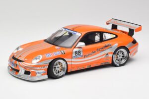 Porsche 911 997 GT3 R #88 Porsche Consulting 2005 AUTOart 1:18 77821 Kovina