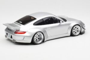 Porsche 911 997 RWB Abu Dhabi IXO 1:18 18CMC166 Kovina – slika 2 od 6