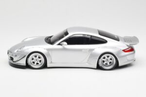Porsche 911 997 RWB Abu Dhabi IXO 1:18 18CMC166 Kovina – slika 3 od 6
