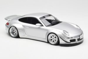 Porsche 911 997 RWB Abu Dhabi IXO 1:18 18CMC166 Kovina – slika 4 od 6