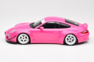 Porsche 911 997 RWB Roza IXO 1:18 18CMC167 Kovina – slika 3 od 5
