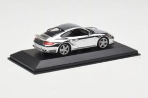 Porsche 911 997 Turbo Chrome Silver Minichamps 1:43 WAP02060816-R Kovina – slika 2 od 5