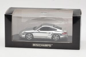 Porsche 911 997 Turbo Chrome Silver Minichamps 1:43 WAP02060816-R Kovina – slika 5 od 5