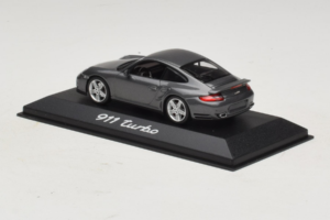Porsche 911 997 Turbo Grey Metallic Minichamps 1:43 WAP02013016 Kovina – slika 3 od 5