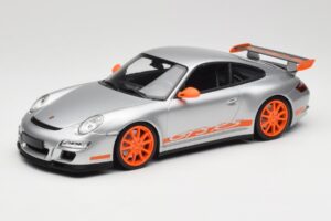 Porsche 911 997.1 GT3 RS Srebrna z Oranžastimi Platišči Minichamps 1:18 155062120 Kovina