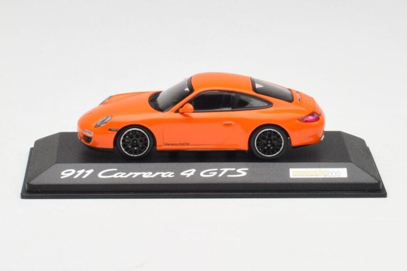 Porsche 911 997.2 Carrera 4 GTS Oranžen Minichamps 1:43 WAP0201140C Kovina