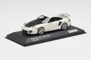 Porsche 911 997.2 GT2 RS Bela s Srebrnimi Platišči Minichamps 1:43 400069405 Kovina – slika 2 od 4