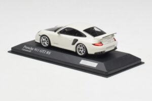 Porsche 911 997.2 GT2 RS Bela s Srebrnimi Platišči Minichamps 1:43 400069405 Kovina – slika 3 od 4