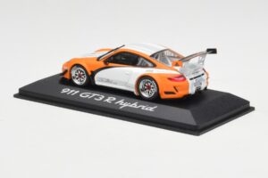 Porsche 911 GT3 R Hybrid 997.2 Presentation White Orange Minichamps 1:43 WAP0201170B Kovina – slika 3 od 4