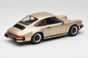 Porsche 911 Carrera 3.2 Bronast Solido 1:18 S1802602 Kovina – slika 3 od 8
