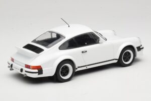 Porsche 911 SC GT Race Version IXO 1:18 18CMC007 Kovina – slika 2 od 6