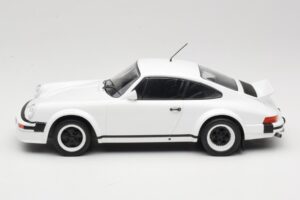 Porsche 911 SC GT Race Version IXO 1:18 18CMC007 Kovina – slika 3 od 6