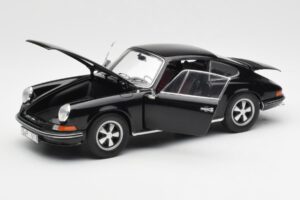 Porsche 911 S Črn Schuco 1:18 450047200 Kovina – slika 2 od 8