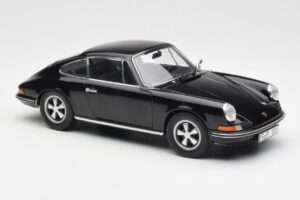 Porsche 911 S Črn Schuco 1:18 450047200 Kovina – slika 6 od 8