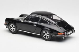 Porsche 911 S Črn Schuco 1:18 450047200 Kovina – slika 7 od 8