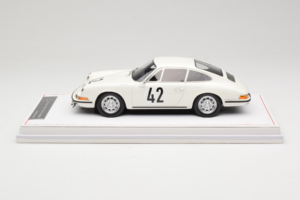 Porsche 911 S #42 R. Buchet / H. Linge Auguste Veuillet 24 Hours of Le Mans Class Winner 1967 IVY 1:18 REMC006 Smola