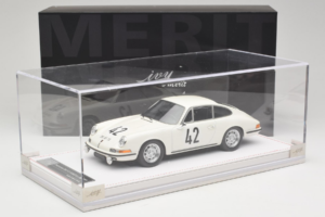 Porsche 911 S #42 R. Buchet / H. Linge Auguste Veuillet 24 Hours of Le Mans Class Winner 1967 IVY 1:18 REMC006 Smola – slika 6 od 6