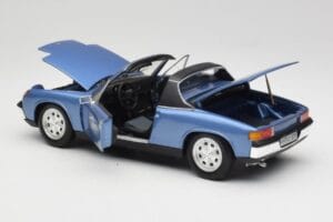 Porsche 914 Modra Revell 1:18 08975 Kovina – slika 5 od 8