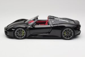 Porsche 918 Spyder Bazalt Črna Metalik Minichamps 1:18 110062431 Kovina – slika 4 od 8