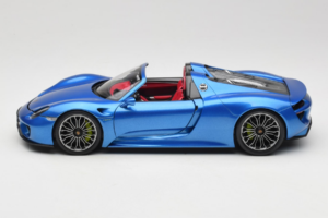 Porsche 918 Spyder Blue Metallic Minichamps 1:18 110062432 Kovina – slika 4 od 8