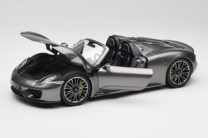 Porsche 918 Spyder Liquid Metal Srebrna Minichamps 1:18 110062430 Kovina – slika 2 od 8