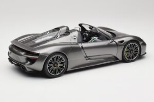 Porsche 918 Spyder Liquid Metal Srebrna Minichamps 1:18 110062430 Kovina – slika 3 od 8