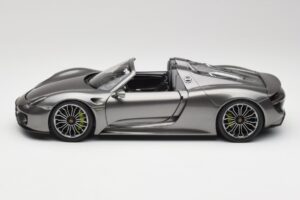 Porsche 918 Spyder Liquid Metal Srebrna Minichamps 1:18 110062430 Kovina – slika 4 od 8