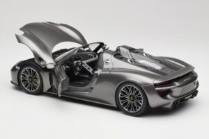 Porsche 918 Spyder Liquid Metal Srebrna Minichamps 1:18 110062430 Kovina – slika 5 od 8