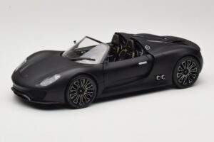 Porsche 918 Spyder Matte Black Minichamps 1:18 110060031 Kovina