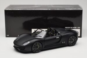 Porsche 918 Spyder Matte Black Minichamps 1:18 110060031 Kovina – slika 8 od 8