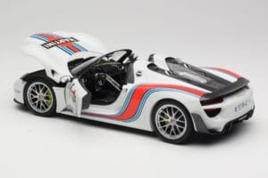Porsche 918 Spyder Weissach Package Martini Minichamps 1:18 110062440 Kovina – slika 5 od 8