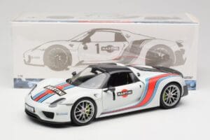 Porsche 918 Spyder Weissach Package Martini Minichamps 1:18 110062440 Kovina – slika 8 od 8