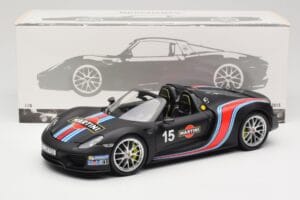 Porsche 918 Spyder Weissach Package Matt Black With Martini Stripes Minichamps 1:18 110062445 Kovina – slika 8 od 8