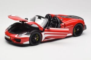 Porsche 918 Spyder Weissach Package Rdeč & Bele Črte Minichamps 1:18 110062442 Kovina – slika 2 od 9
